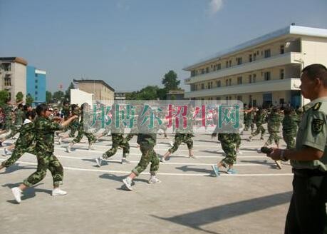 貴航高級技工學(xué)校2016年報名條件、招生對象