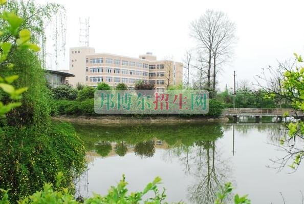 四川大學(龍泉校區(qū))職業(yè)技術(shù)學院招生辦聯(lián)系電話