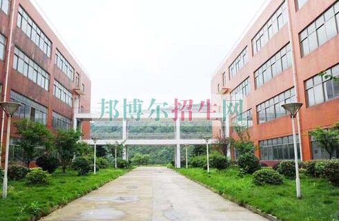 湖南中醫(yī)藥高等?？茖W(xué)校