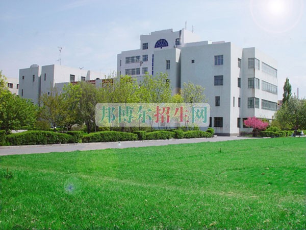 新疆現(xiàn)代職業(yè)技術學院是幾專