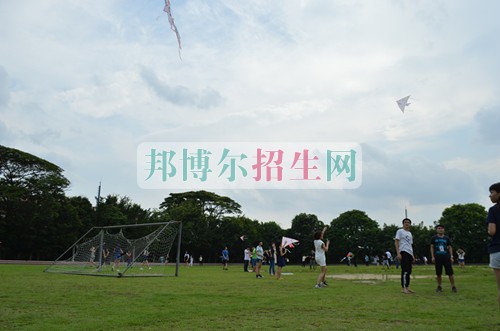 廣州華南商貿(mào)職業(yè)學院招生辦聯(lián)系電話