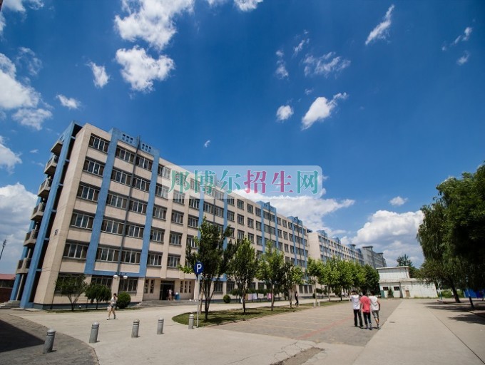 天津理工大學(xué)中環(huán)信息學(xué)院招生辦聯(lián)系電話(huà)
