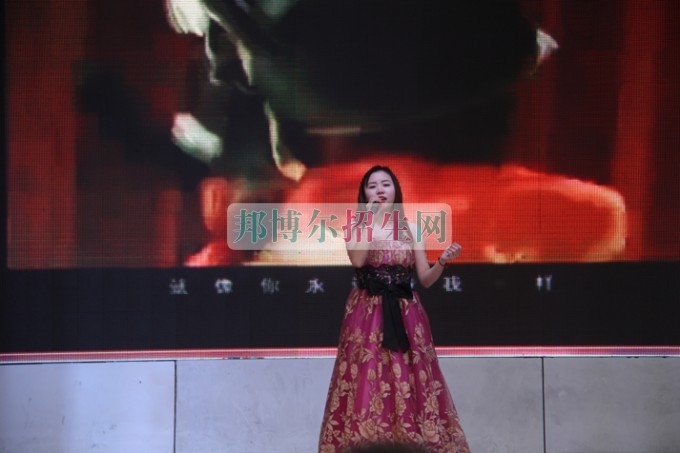 天府新區(qū)成人中等專業(yè)學校“美好新區(qū)，千年廣都”