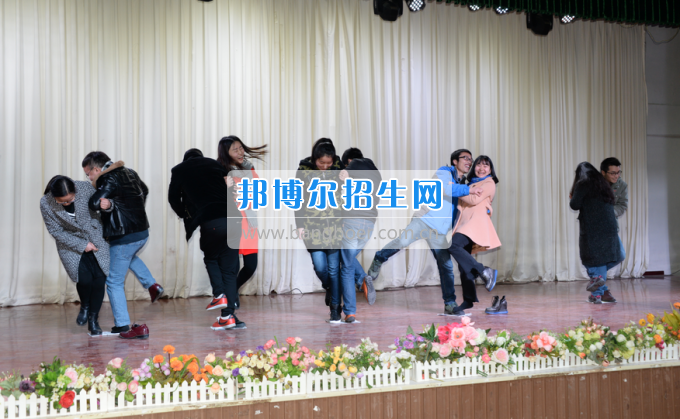 川南幼兒師范高等?？茖W(xué)校與內(nèi)江職業(yè)技術(shù)學(xué)校開展青年聯(lián)誼活動