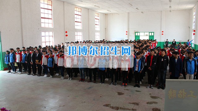 馨知心集團(tuán)、云南動高鐵普鐵公司、上海大眾等多家單位在我校舉辦招聘會