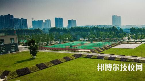 重慶城市建設(shè)技工學(xué)校2020年報名條件、招生要求、招生對象