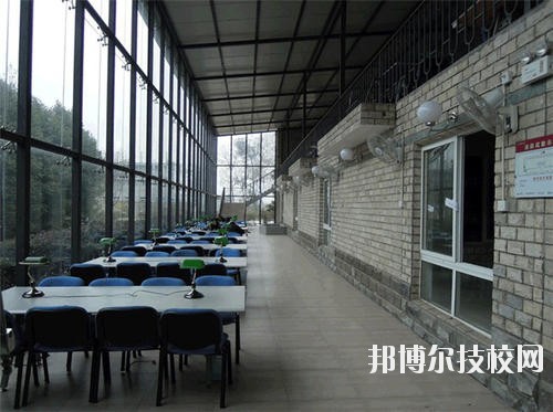 成都科華職業(yè)技術(shù)學校學校怎么樣