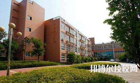 重慶北碚職業(yè)教育中心2020年報名條件、招生要求、招生對象