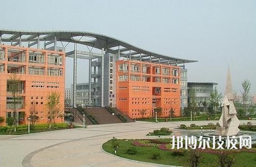成都市中山職業(yè)技術(shù)學(xué)校2020年報(bào)名條件、招生要求、招生對(duì)象