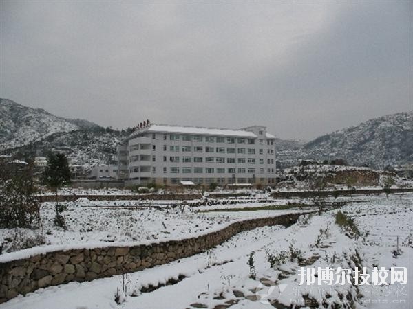 樂清市雁蕩山旅游學(xué)校2020年學(xué)費、收費多少 