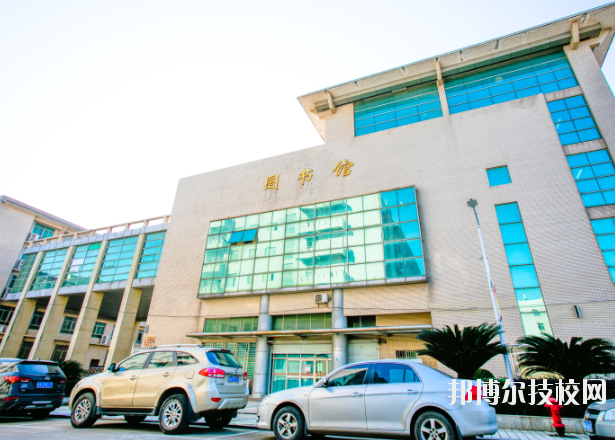江西機(jī)械高級(jí)技工學(xué)校2020年報(bào)名條件、招生要求、招生對(duì)象