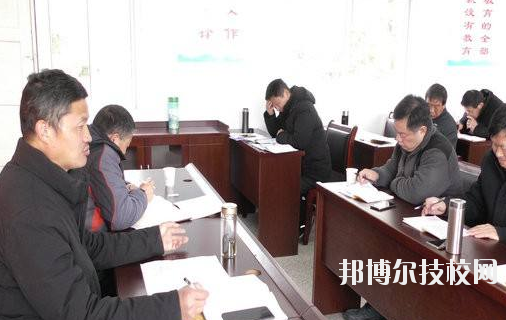 臨安市中等職業(yè)技術學校2020年報名條件、招生要求、招生對象