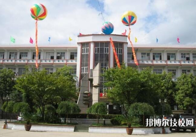 畢節(jié)財貿(mào)學(xué)校2020年報名條件、招生要求、招生對象