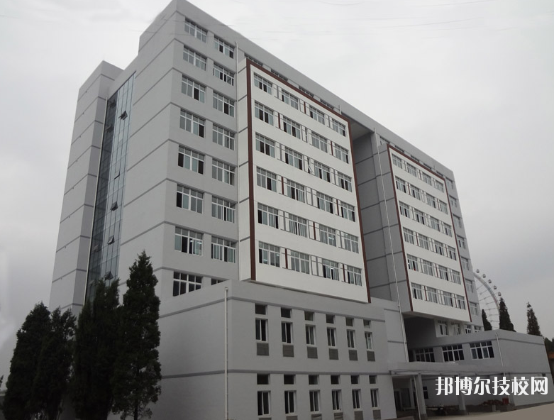 貴陽白云職業(yè)技術學校2020年報名條件、招生要求、招生對象