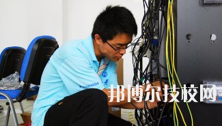 瓜州冶金中等專業(yè)學校2020年招生辦聯系電話