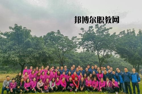 都勻工商管理學(xué)校2020年報(bào)名條件、招生要求、招生對(duì)象