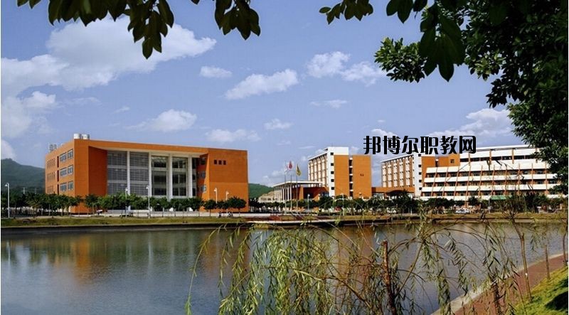 仙桃新亞電腦中等職業(yè)學(xué)校2020年報(bào)名條件、招生要求、招生對(duì)象