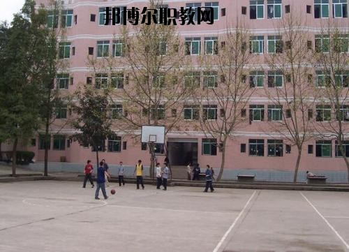 四川達(dá)州經(jīng)濟(jì)貿(mào)易學(xué)校2020年報(bào)名條件、招生要求、招生對(duì)象