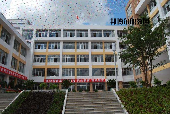 崇仁職業(yè)教育中心2020年招生辦聯(lián)系電話(huà) 
