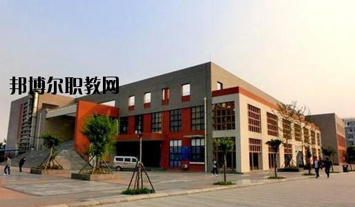 貴陽(yáng)市經(jīng)濟(jì)貿(mào)易中等專(zhuān)業(yè)學(xué)校2020年報(bào)名條件、招生要求、招生對(duì)象