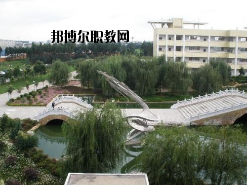 曲靖陸良縣職業(yè)技術(shù)學(xué)校2020年報名條件、招生要求、招生對象