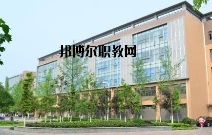 成都市恒輝技工學(xué)校2020年報(bào)名條件、招生要求、招生對(duì)象