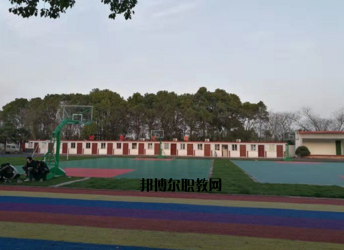 湖北世達(dá)實(shí)用外國(guó)語學(xué)校7