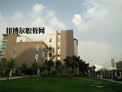 內(nèi)江科技開發(fā)學(xué)校2020年報(bào)名條件、招生要求、招生對(duì)象