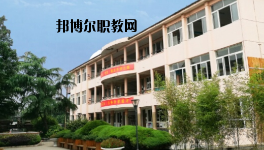浙江吉利汽車工業(yè)學(xué)校2020年報名條件、招生要求、招生對象