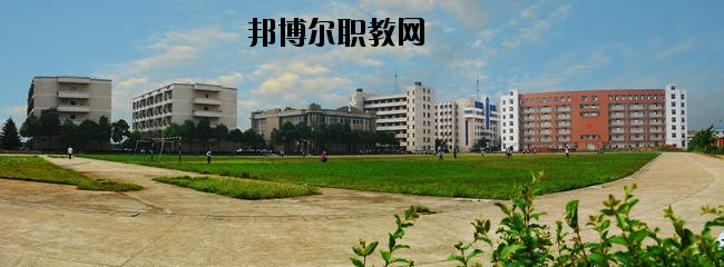 華寧縣職業(yè)高級(jí)中學(xué)怎么樣、好不好