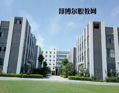 贛州服裝職業(yè)技術(shù)學(xué)校怎么樣、好不好
