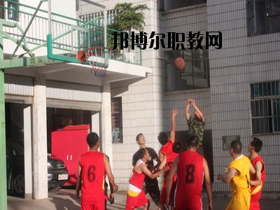 新平縣職業(yè)高級中學怎么樣、好不好