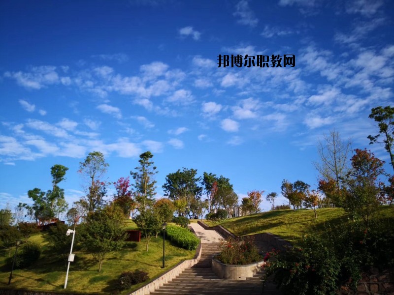 成都市工業(yè)職業(yè)技術(shù)學(xué)校2020年報(bào)名條件、招生要求、招生對(duì)象