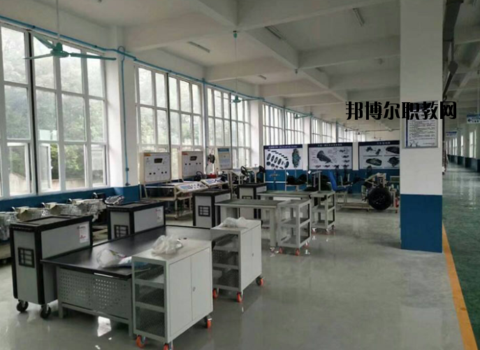 黃石俊賢高級技工學(xué)校2020年報名條件、招生要求、招生對象