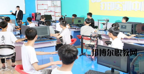 甘肅秦隴技工學(xué)校2020年報名條件、招生要求、招生對象