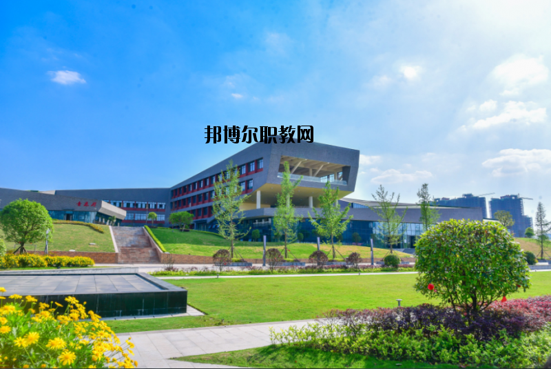 四川省經(jīng)濟(jì)管理學(xué)校2020年報(bào)名條件、招生要求、招生對(duì)象