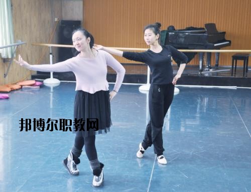 成都國演藝術學校網(wǎng)站網(wǎng)址