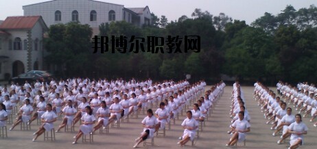 四川紅十字衛(wèi)生學校2020年報名條件、招生要求、招生對象