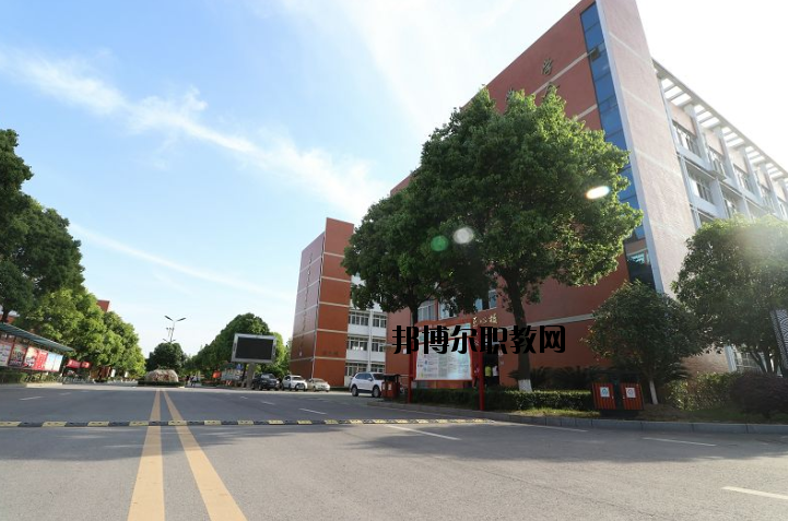 江陵職教中心2020年報(bào)名條件、招生要求、招生對象
