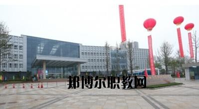 川北醫(yī)學(xué)院附屬醫(yī)院護(hù)士學(xué)校2020年報(bào)名條件、招生要求、招生對(duì)象