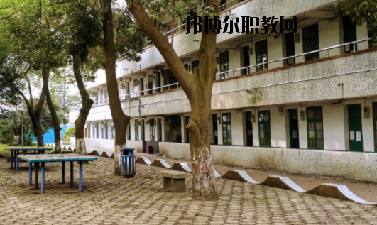 柳州汽車運(yùn)輸技工學(xué)校2020年報(bào)名條件、招生要求、招生對(duì)象