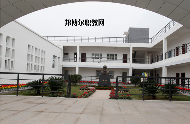 南充技師學(xué)院2020年報(bào)名條件、招生要求、招生對(duì)象