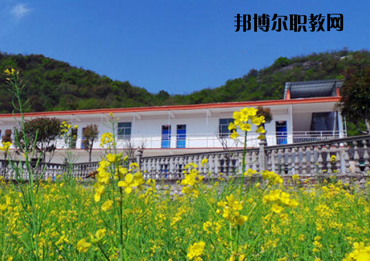 景德鎮(zhèn)傳統(tǒng)文化職業(yè)學校2020年報名條件、招生要求、招生對象