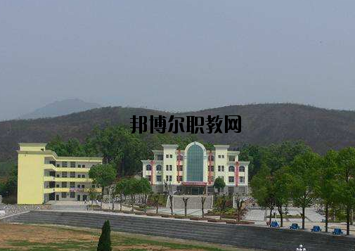 萍鄉(xiāng)武功山中等專業(yè)學(xué)校2020年報名條件、招生要求、招生對象