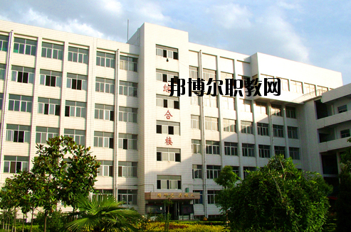 南陽文化藝術(shù)學(xué)校2021年報名條件、招生要求、招生對象