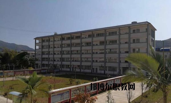孟連縣職業(yè)高級中學(xué)2020年報名條件、招生要求、招生對象