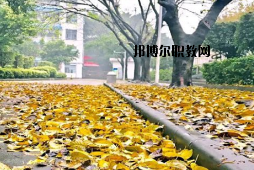 廣東輕工職業(yè)技術(shù)學(xué)校2020年報名條件、招生要求、招生對象