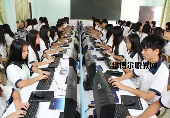 肇慶高要技工學(xué)校2020年報(bào)名條件、招生要求、招生對(duì)象