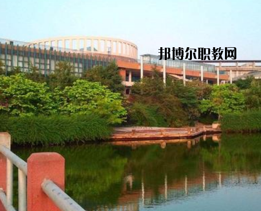 宜昌體育運動學(xué)校2020年報名條件、招生要求、招生對象