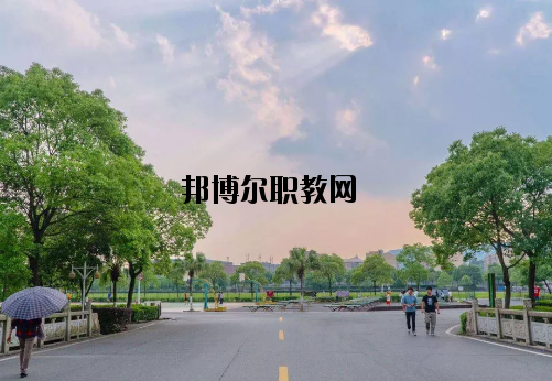 新余新興產(chǎn)業(yè)工程學(xué)校怎么樣、好不好